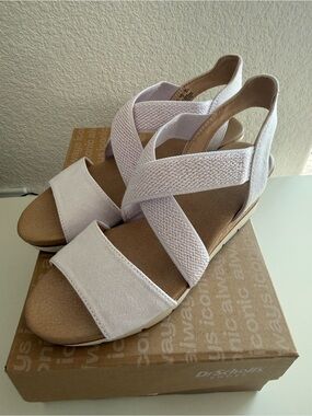 Dr. Scholl's Women's Pale Purple Elastic Crisscross Sandals